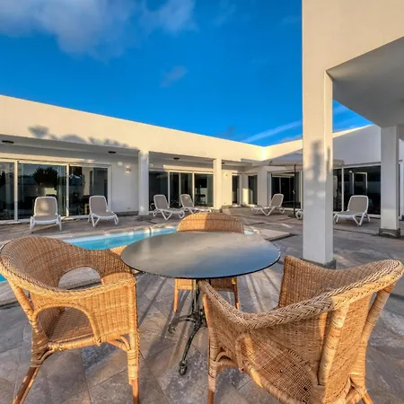 別荘 Casa Eden - Pool, Play Room And Ping-Pong By Lanzarote Vacation Homes チャルコ・デル・パロ