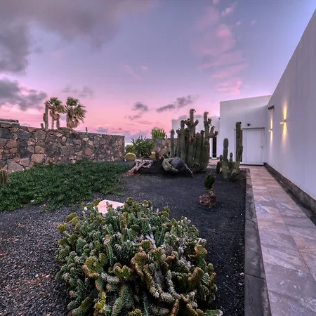 Casa Eden - Pool, Play Room And Ping-Pong By Lanzarote Vacation Homes チャルコ・デル・パロ
