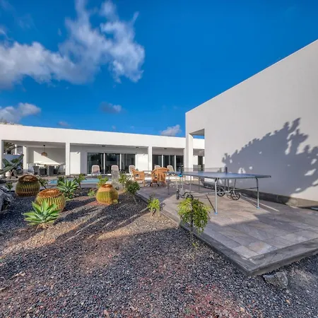 Ferienhaus Casa Eden - Pool, Play Room And Ping-Pong By Lanzarote Vacation Homes Charco del Palo